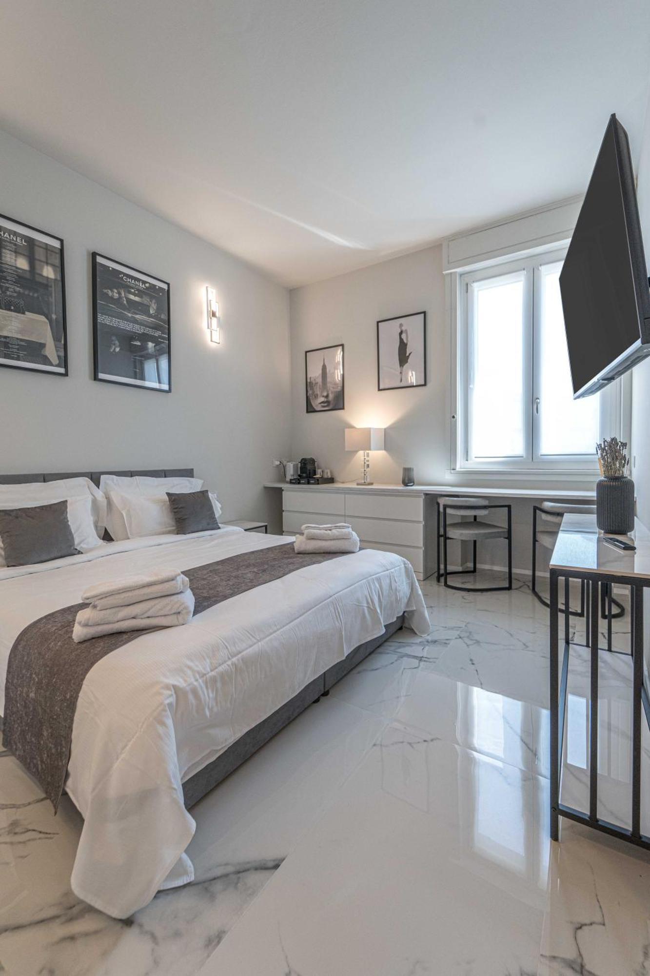 Moscova Luxury New Suite Мілан Екстер'єр фото